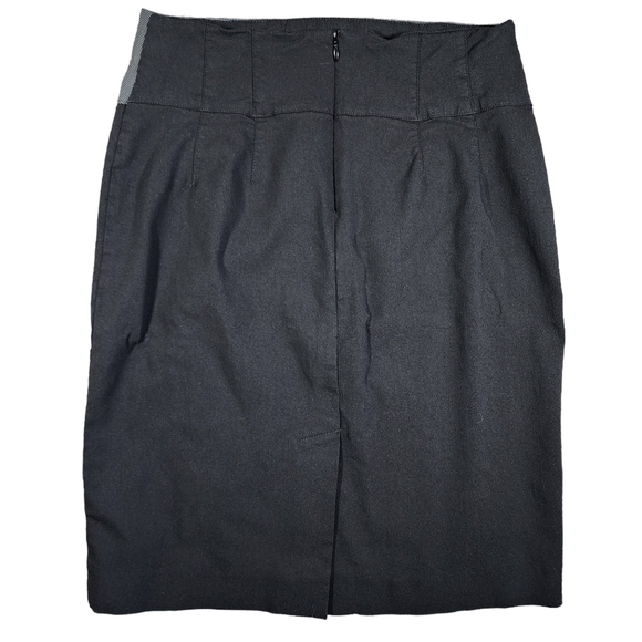 3/$15 Van Heusen Stretch Pencil Skirt - Size 2 - Picture 2 of 7